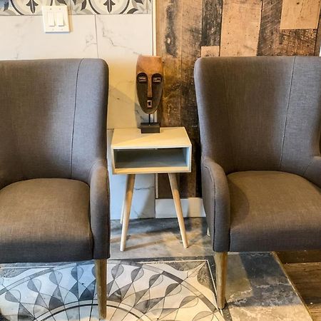7 Day'S Hotel Lamont Eksteriør bilde